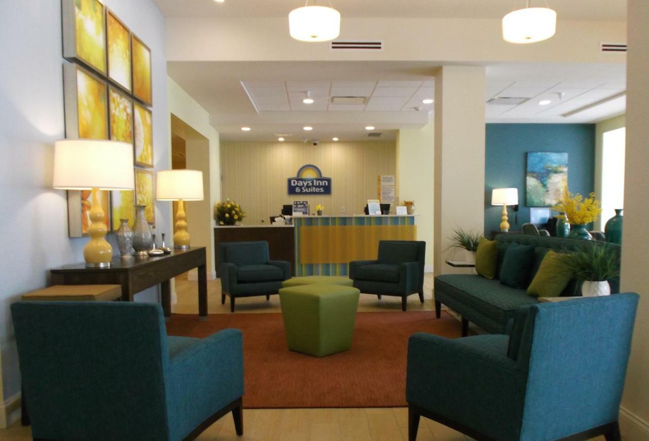 Days Inn & Suites By Wyndham Belmont Dış mekan fotoğraf