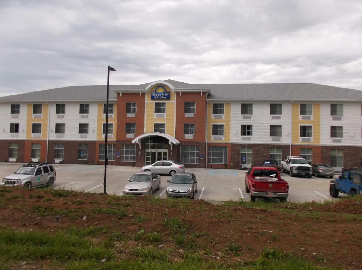 Days Inn & Suites By Wyndham Belmont Dış mekan fotoğraf