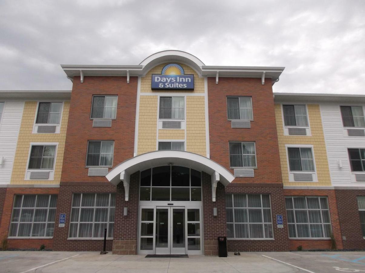 Days Inn & Suites By Wyndham Belmont Dış mekan fotoğraf